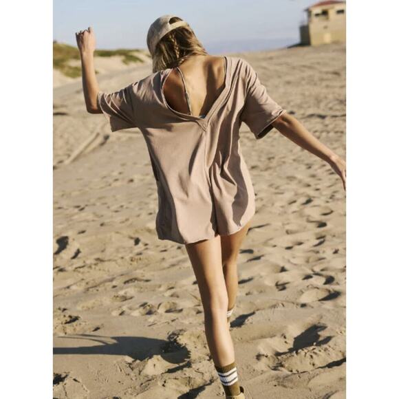 NEW Free People FP Movement Hot Shot Tee Romper Size Small Mocha Latte NWT - Picture 2 of 11